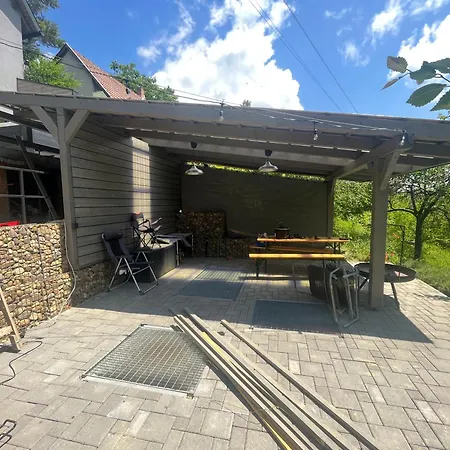 Antracit House *